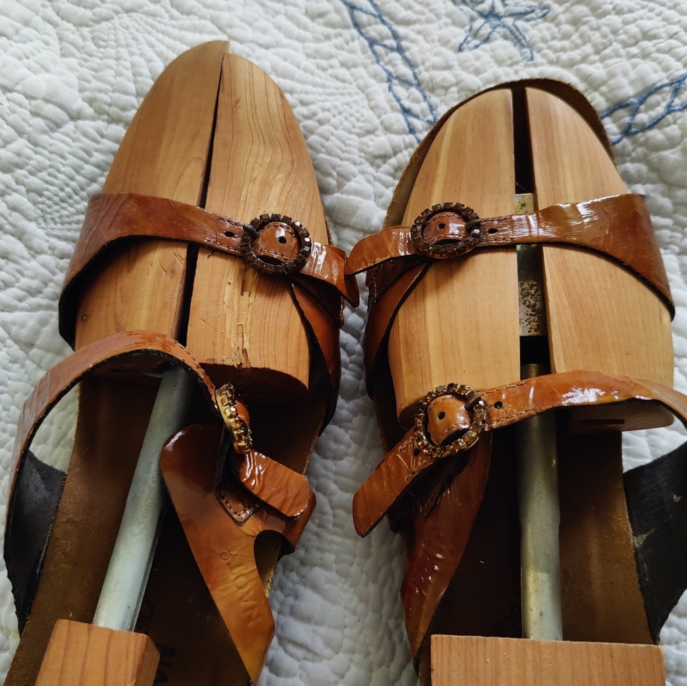 Naot Clog/Slides - image 3